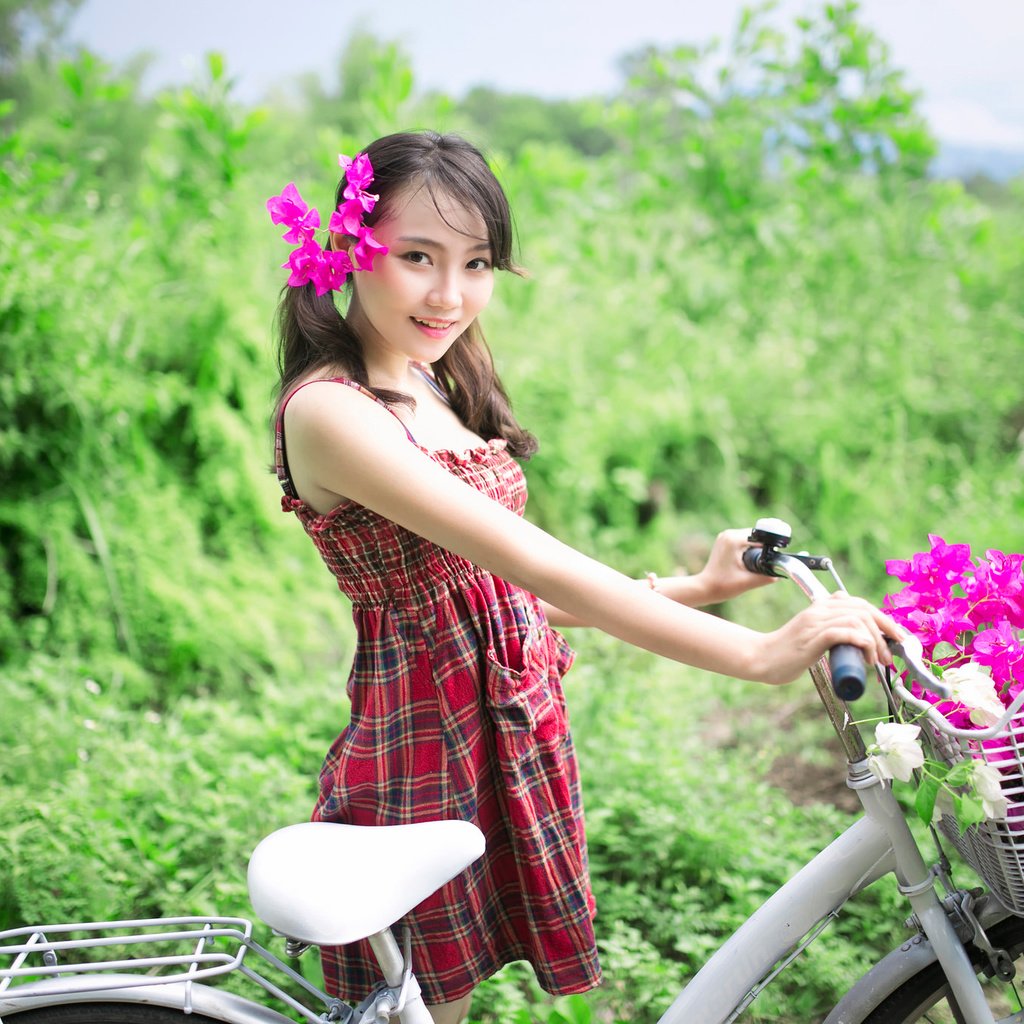 девушка зеленое платье велосипед цветы girl green dress bike flowers без смс