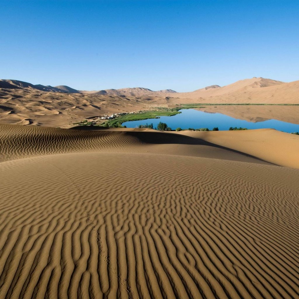 Обои небо, озеро, песок, пустыня, the sky, lake, sand, desert разрешение 1920x1200 Загрузить