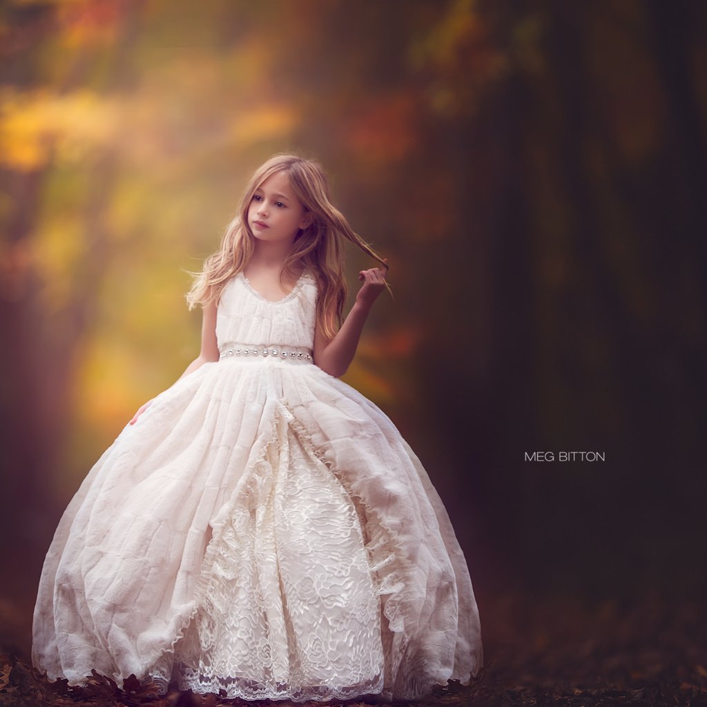 Обои природа, лес, дети, девочка.платье, nature, forest, children, girl.dress разрешение 2048x1345 Загрузить