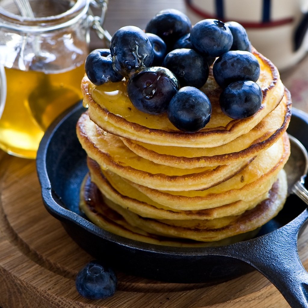 Обои черника, мед, блинчики, блины, оладьи, anna verdina, блинчики.мед, blueberries, honey, pancakes, pancakes.honey разрешение 1920x1280 Загрузить