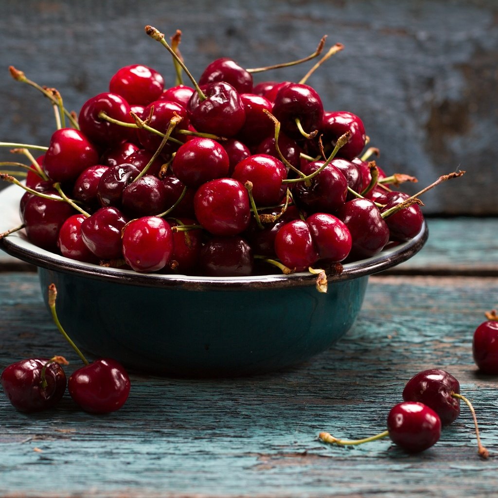 Обои черешня, спелая, ягоды, вишня, сочная, миска, cherry, ripe, berries, juicy, bowl разрешение 2880x1920 Загрузить