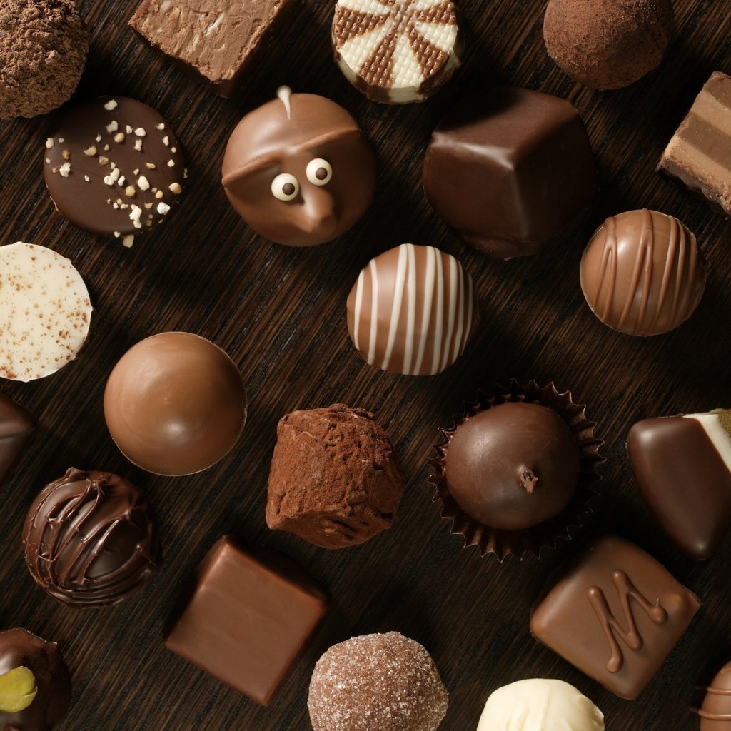 Обои конфеты, черный, белый, шоколад, сладкое, конфета, в шоколаде, молочный, candy, black, white, chocolate, sweet, milk разрешение 1920x1280 Загрузить