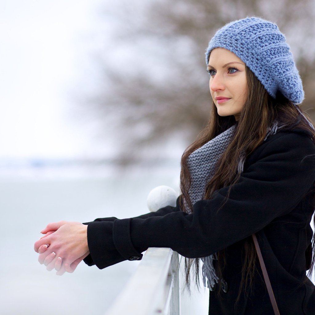 Обои зима, девушка, портрет, взгляд, волосы, лицо, берет, пальто, winter, girl, portrait, look, hair, face, takes, coat разрешение 4239x2826 Загрузить