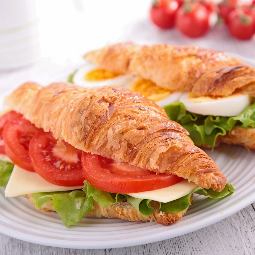 Обои бутерброд, сыр, помидоры, круасан, круассан, помидорами, sandwich, cheese, tomatoes, croissant разрешение 2880x1920 Загрузить