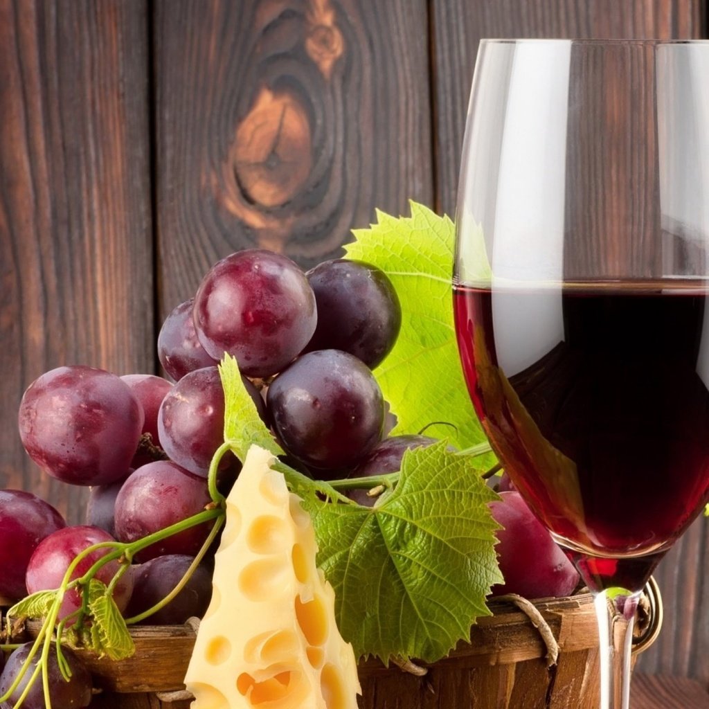 Обои виноград, сыр, вино, красное вино, бокал вина, grapes, cheese, wine, red wine, a glass of wine разрешение 1920x1200 Загрузить