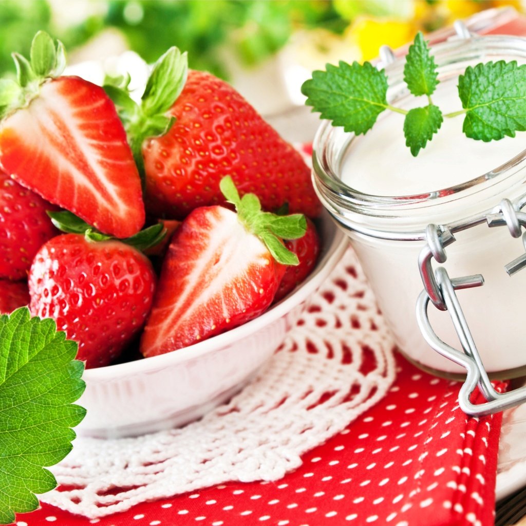 Обои ягода, клубника, сладкое, десерт, йогурт, berry, strawberry, sweet, dessert, yogurt разрешение 5522x3681 Загрузить
