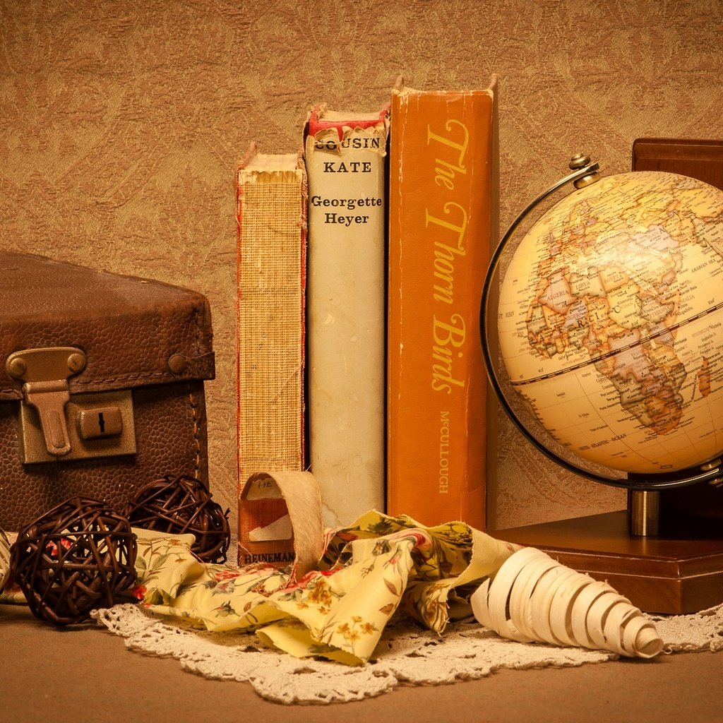 Обои книги, глобус, салфетка, чемодан, натюрморт, поделки, books, globe, napkin, suitcase, still life, diy разрешение 1920x1200 Загрузить