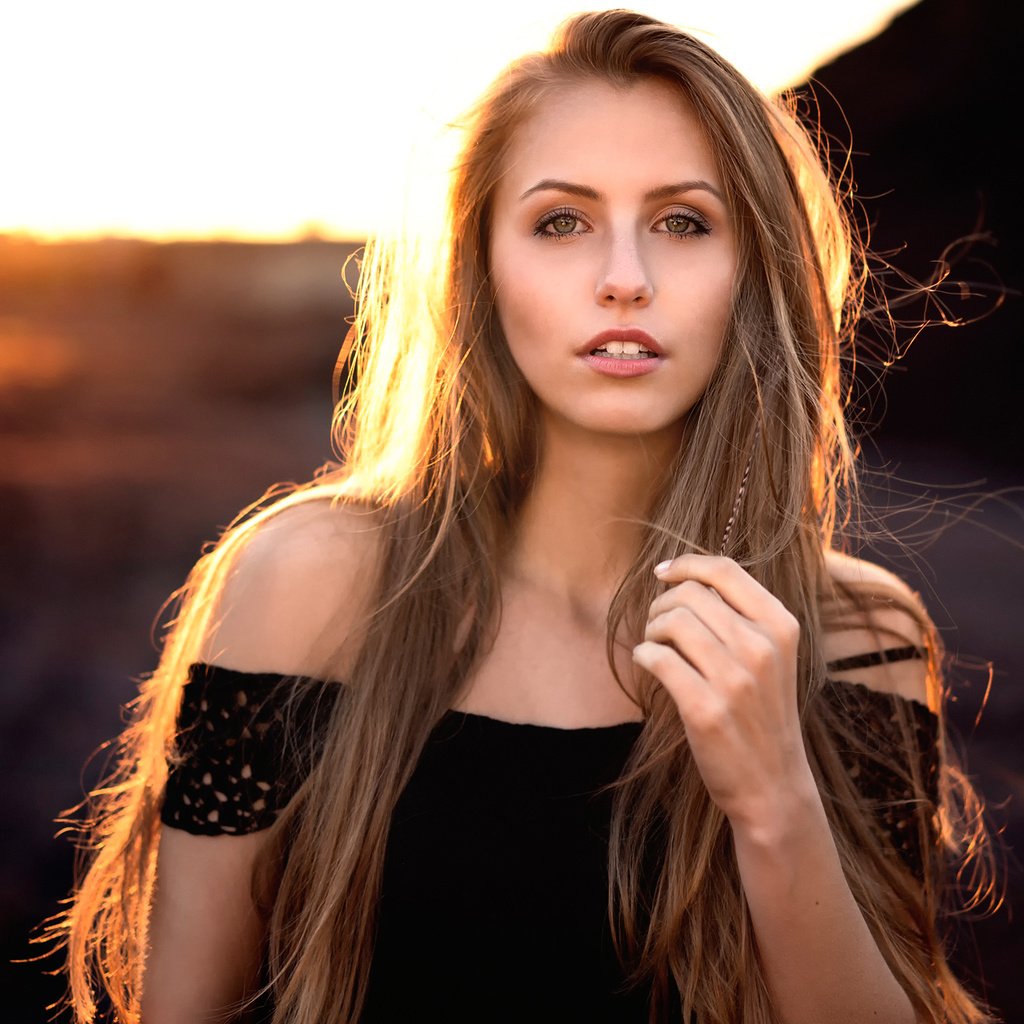 Обои девушка, блондинка, портрет, солнечный свет, dominika, мартин кюн, girl, blonde, portrait, sunlight, martin kuhn разрешение 1920x1280 Загрузить