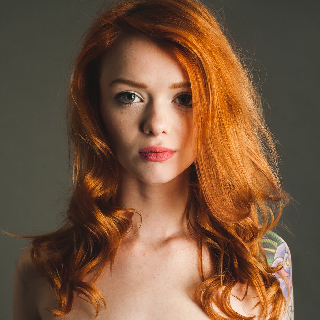 Обои девушка, взгляд, рыжая, модель, тату, губы, julie kennedy, lass, suicide girls, red head, girl, look, red, model, tattoo, lips разрешение 1920x1080 Загрузить