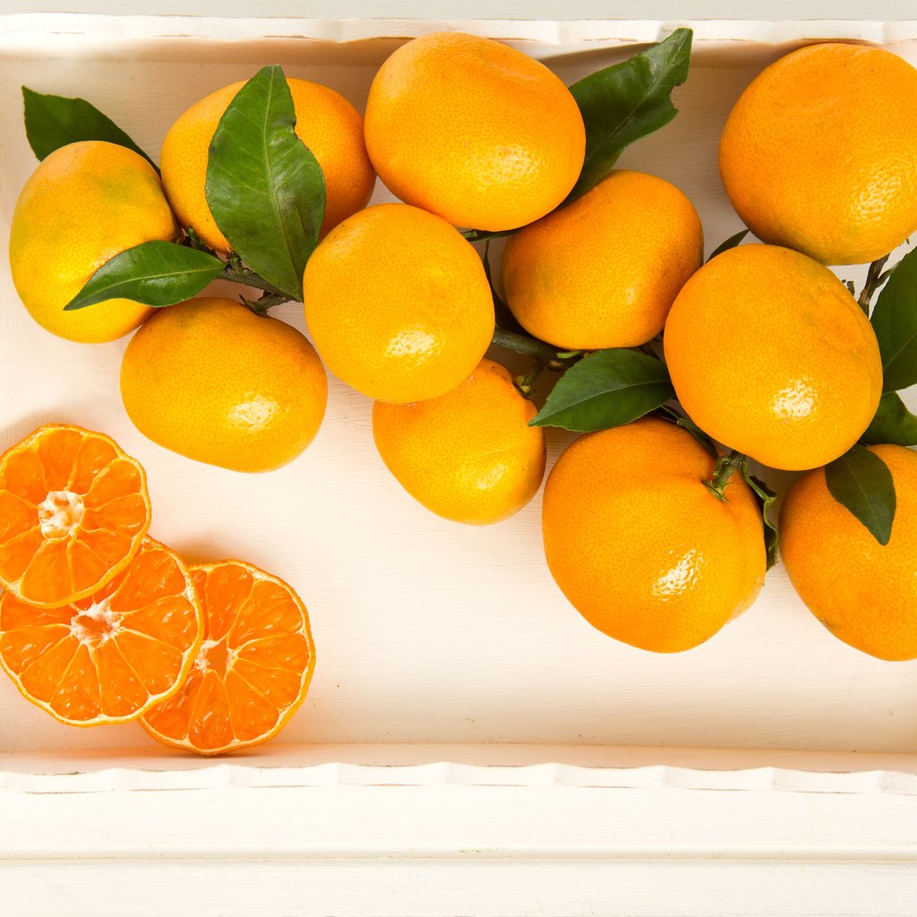 Почему мандарин оранжевый. Апельсин Fresh Citrus. Фрукты оранжевого цвета. Маленький оранжевый фрукт. Апельсин и лимон.