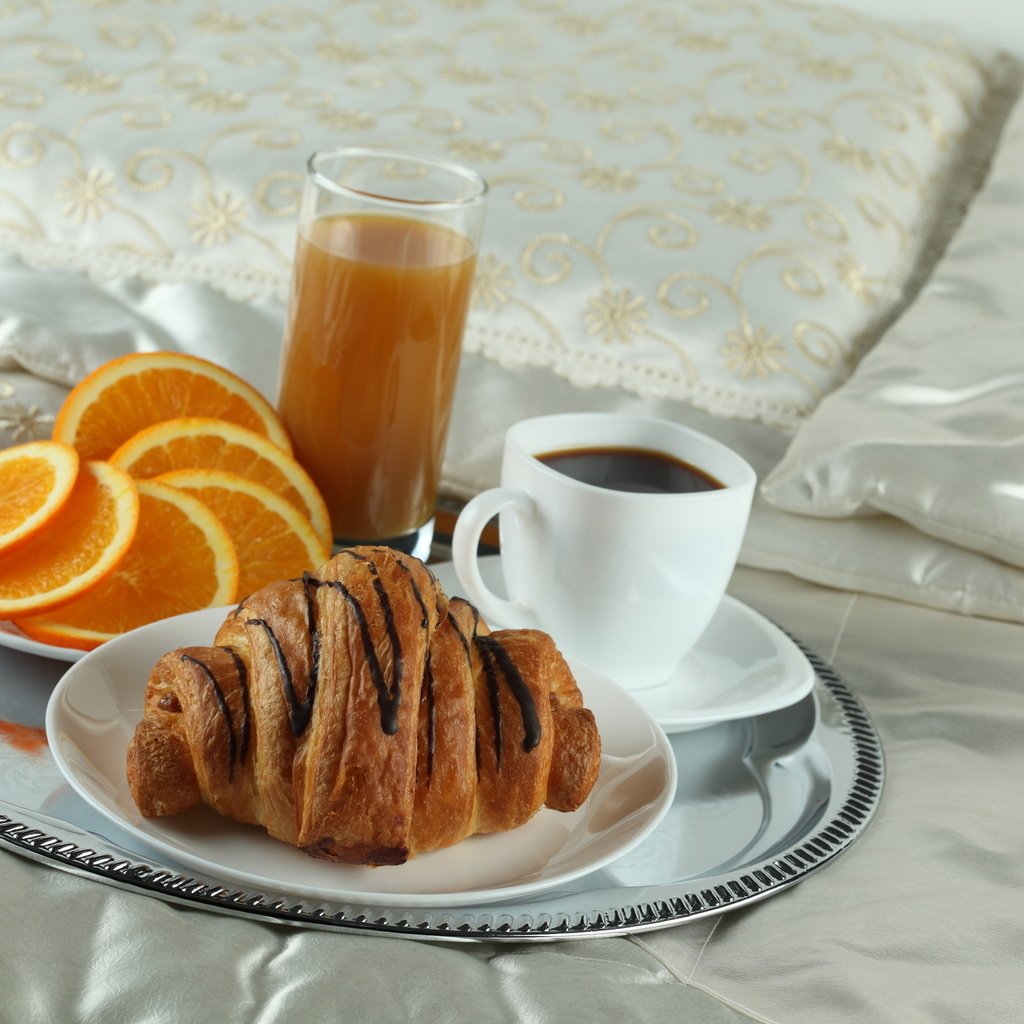 Обои кофе, апельсин, завтрак, постель, поднос, круассан, сок, coffee, orange, breakfast, bed, tray, croissant, juice разрешение 1920x1280 Загрузить