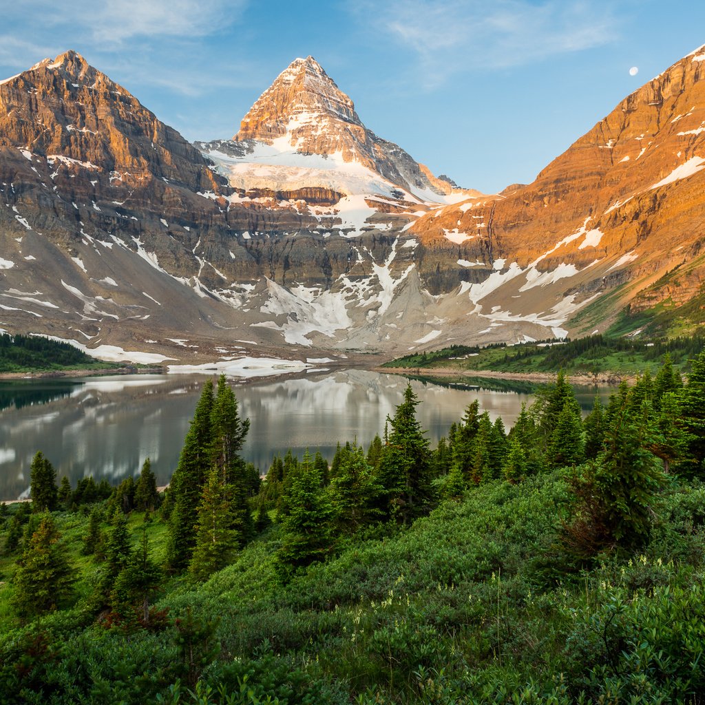 Обои озеро, горы, природа, лес, jeff wallace, lake, mountains, nature, forest разрешение 2048x1367 Загрузить