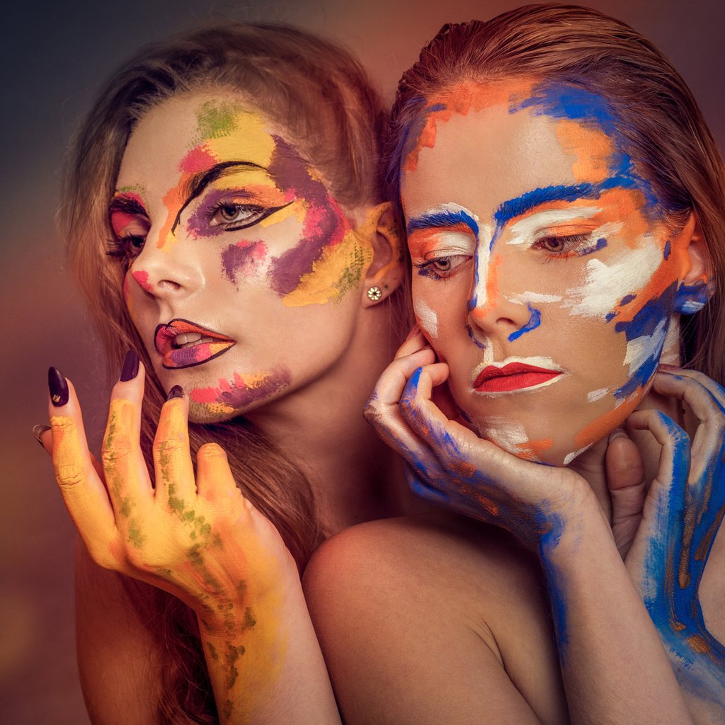 Обои арт, краска, макияж, две девушки, three of five colors, art, paint, makeup, two girls разрешение 2048x1365 Загрузить