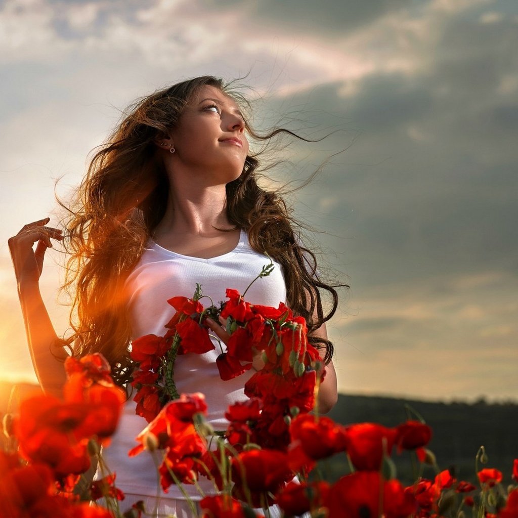 Обои цветы, природа, девушка, модель, солнечный свет, flowers, nature, girl, model, sunlight разрешение 1920x1200 Загрузить