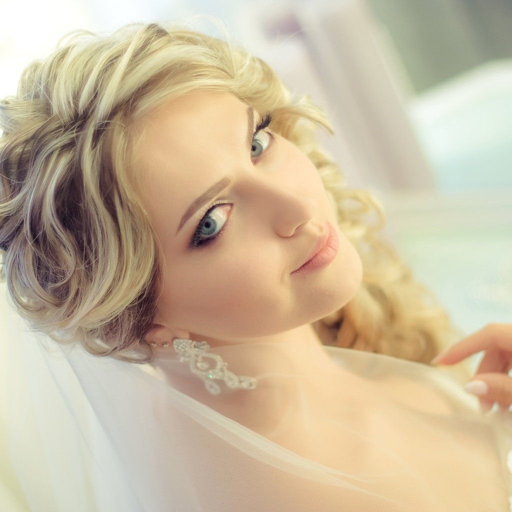 Обои блондинка, портрет, красота, лицо, невеста, blonde, portrait, beauty, face, the bride разрешение 1920x1280 Загрузить