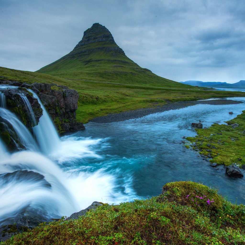 Обои зелень, гора, водопад, исландия, snæfellsnes national park, киркьюфетль, greens, mountain, waterfall, iceland, kirkjufell разрешение 6016x4016 Загрузить