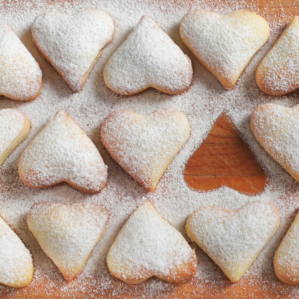 Обои сердце, сладкое, печенье, выпечка, baking, сердечка, heart, sweet, cookies, cakes разрешение 2880x2186 Загрузить