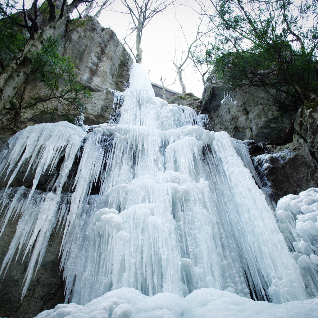 Обои скалы, зима, водопад, лёд, на природе, замерзла, rocks, winter, waterfall, ice, nature, frozen разрешение 4928x3264 Загрузить