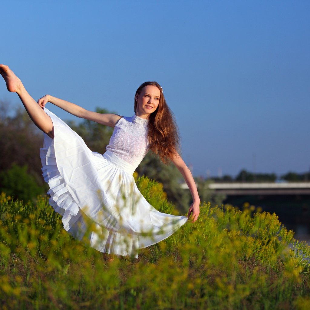 Обои девушка, фон, поза, гимнастка, белое платье, anastasiya, анастасия, girl, background, pose, gymnast, white dress, anastasia разрешение 2048x1365 Загрузить