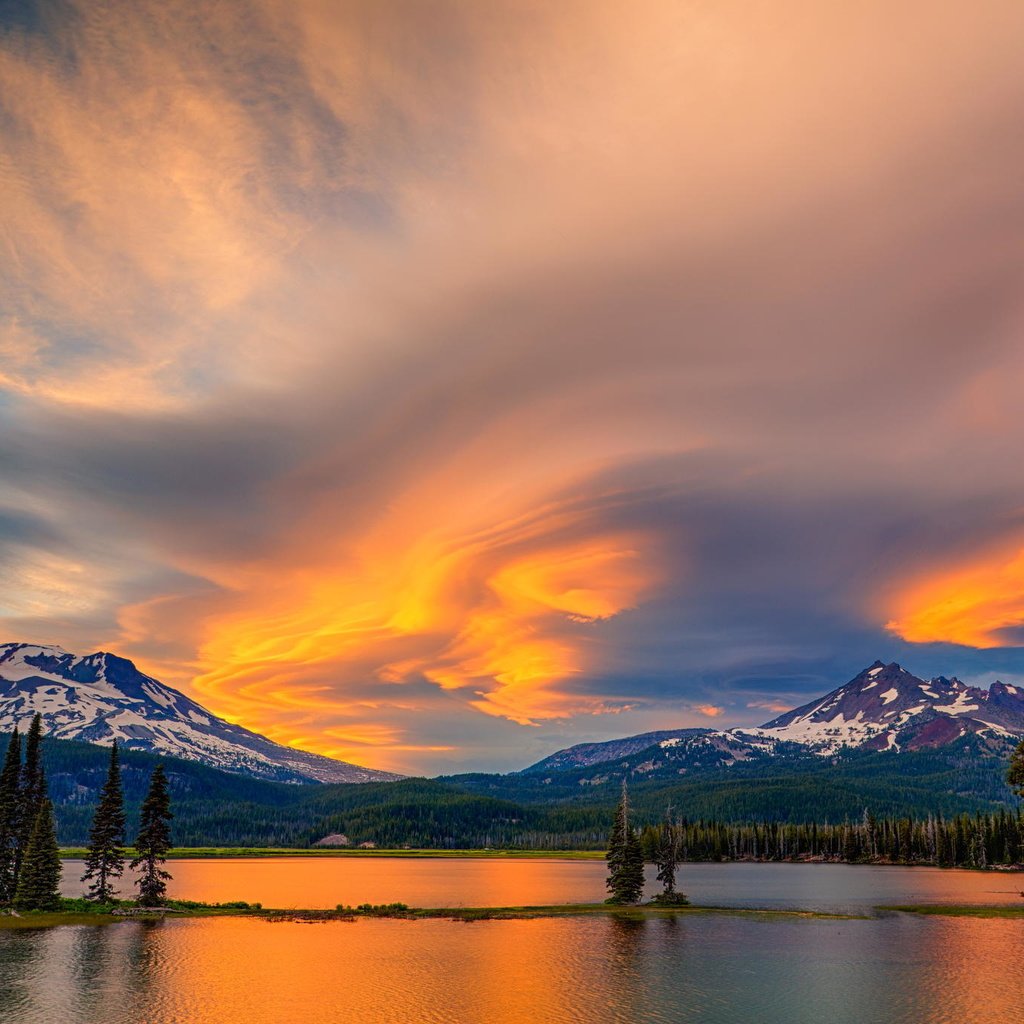 Обои небо, деревья, озеро, горы, закат, пейзаж, the sky, trees, lake, mountains, sunset, landscape разрешение 2048x1365 Загрузить