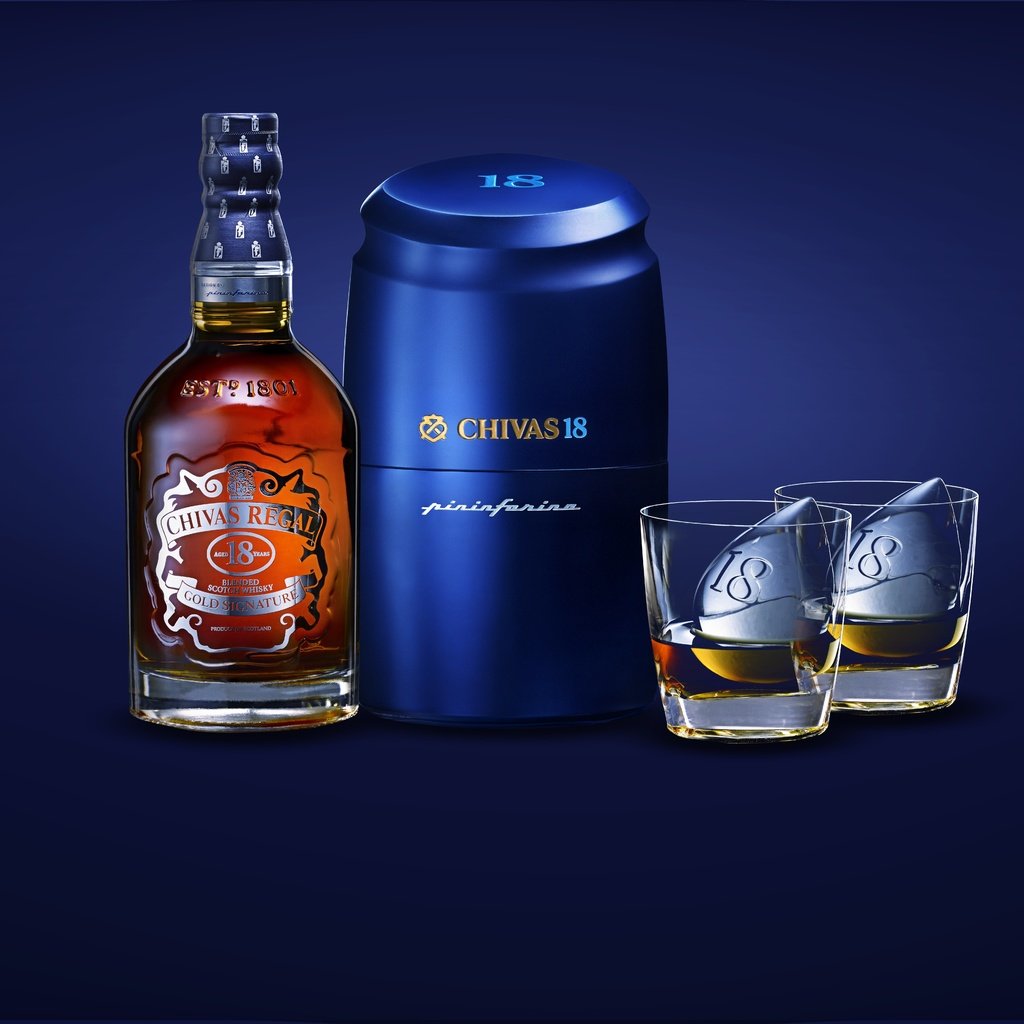 Обои синий, голубая, бренд, виски, скотч, шотландский, 18, экстра, чивас ригал, blue, brand, whiskey, scotch, scottish, extra, chivas regal разрешение 8659x6494 Загрузить