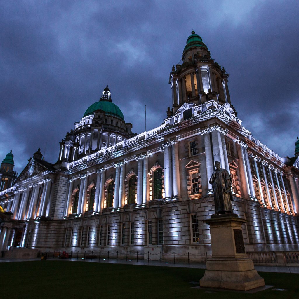 Обои ночь, огни, памятник, city hall, белфаст, северная ирландия, night, lights, monument, belfast, northern ireland разрешение 2048x1440 Загрузить