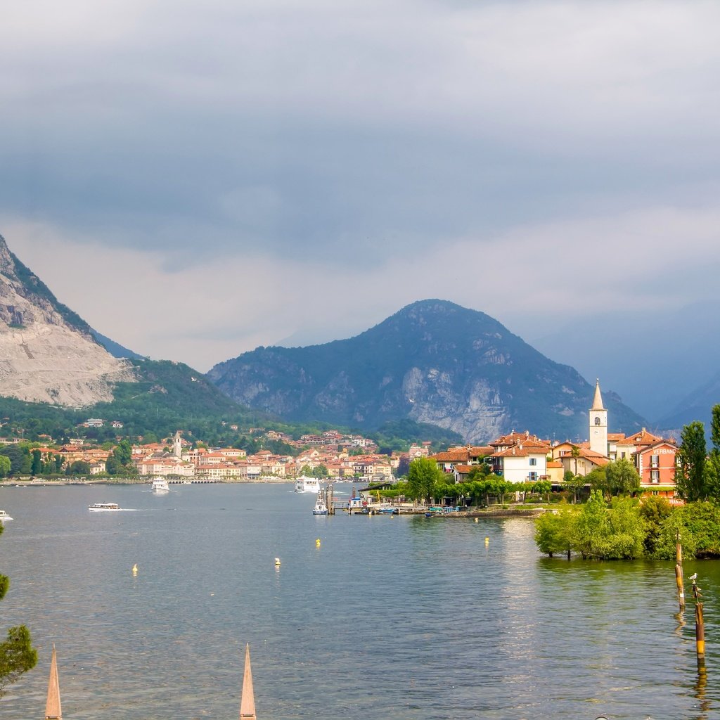 Обои озеро, lake maggiore, fishermen's island, горы, италия, остров, альпы, лаго-маджоре, изола деи пескатори, город-остров, lake, mountains, italy, island, alps, maggiore, isola dei pescatori, city island разрешение 5184x3456 Загрузить