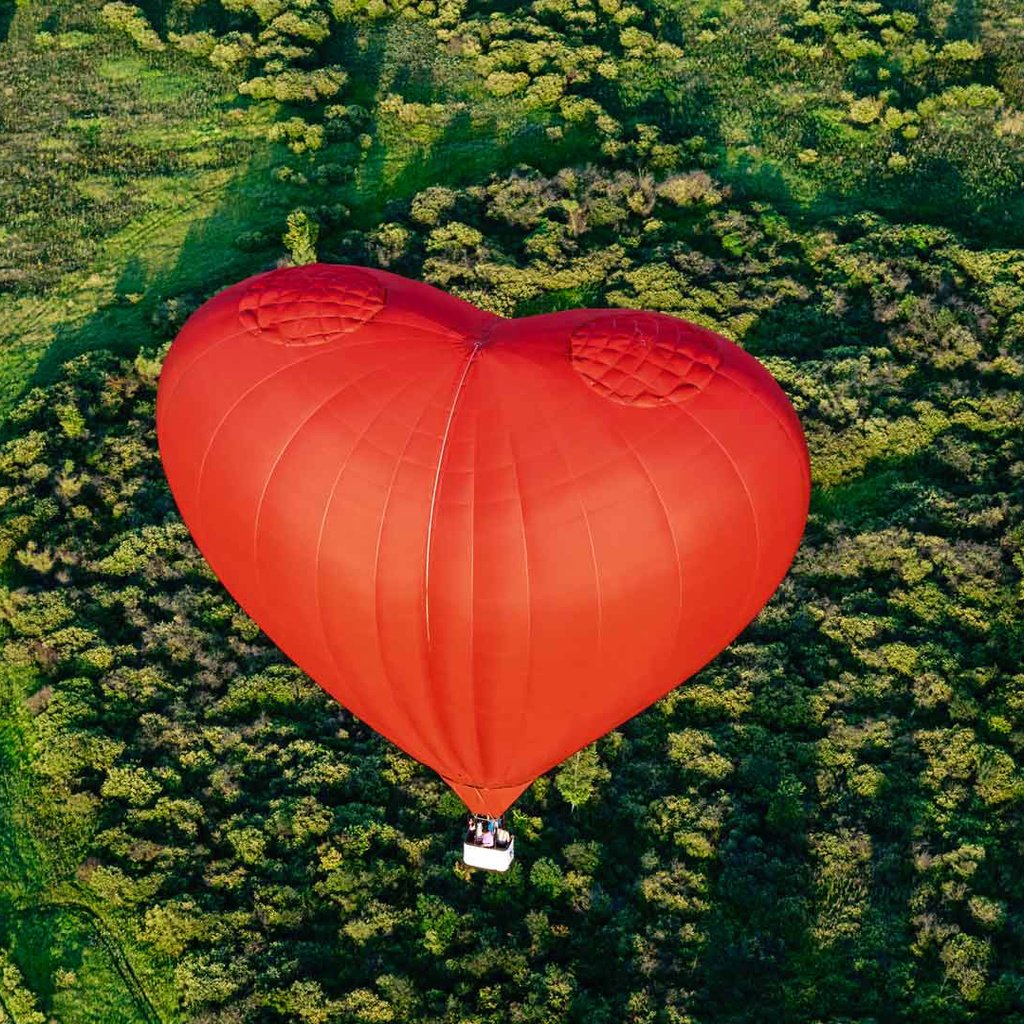 Обои пейзаж, полет, сердце, корзина, воздушный шар, landscape, flight, heart, basket, balloon разрешение 1920x1080 Загрузить