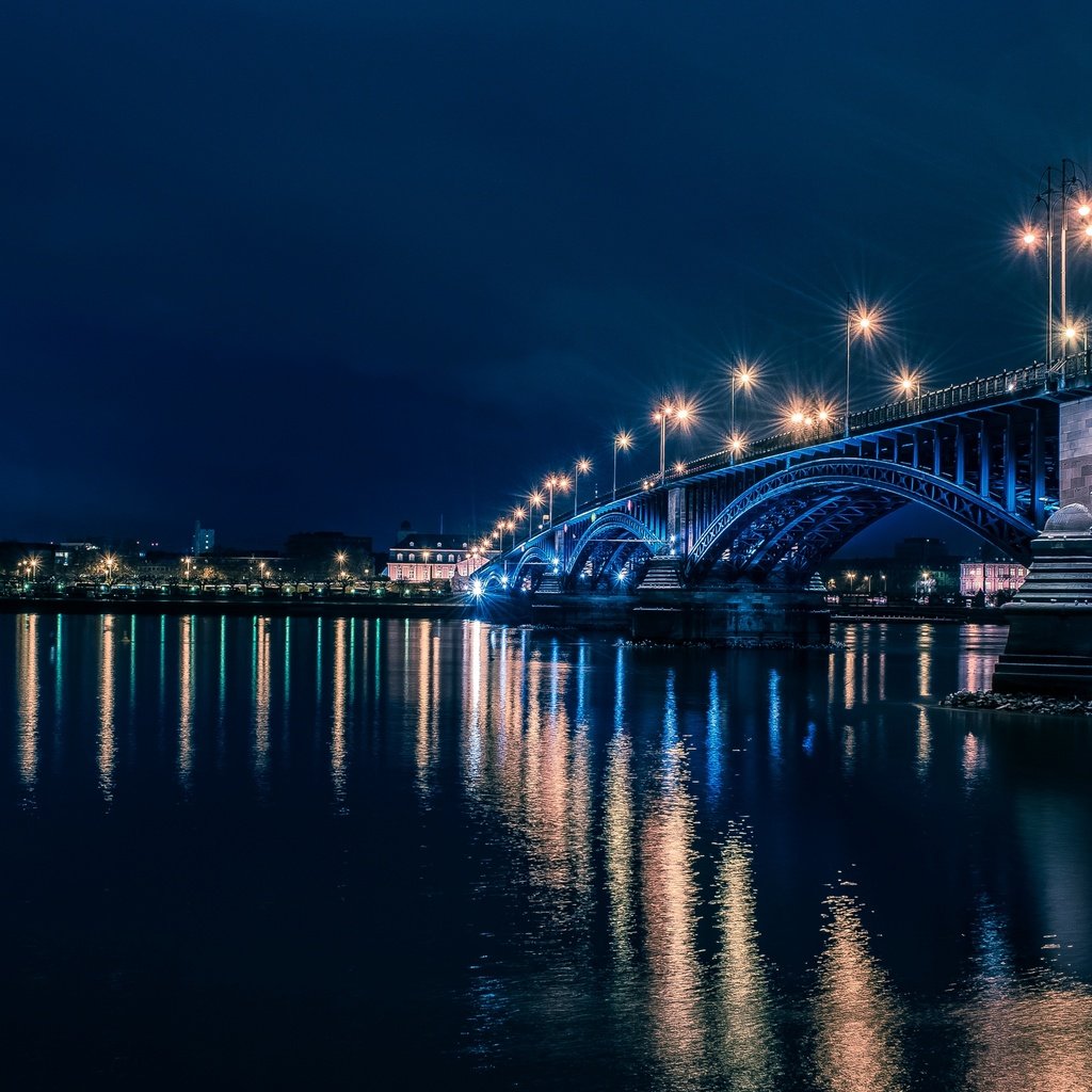 Обои ночь, фонари, огни, река, германия, майнц, рейн.мост, night, lights, river, germany, mainz, rhine.bridge разрешение 2880x1728 Загрузить