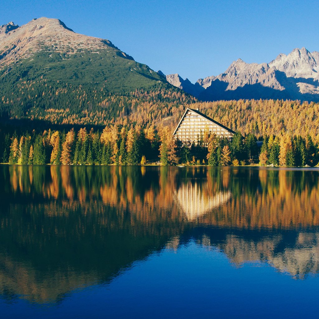 Обои озеро, горы, природа, лес, отражение, пейзаж, осень, aleksandra boguslawska, lake, mountains, nature, forest, reflection, landscape, autumn разрешение 3840x2400 Загрузить