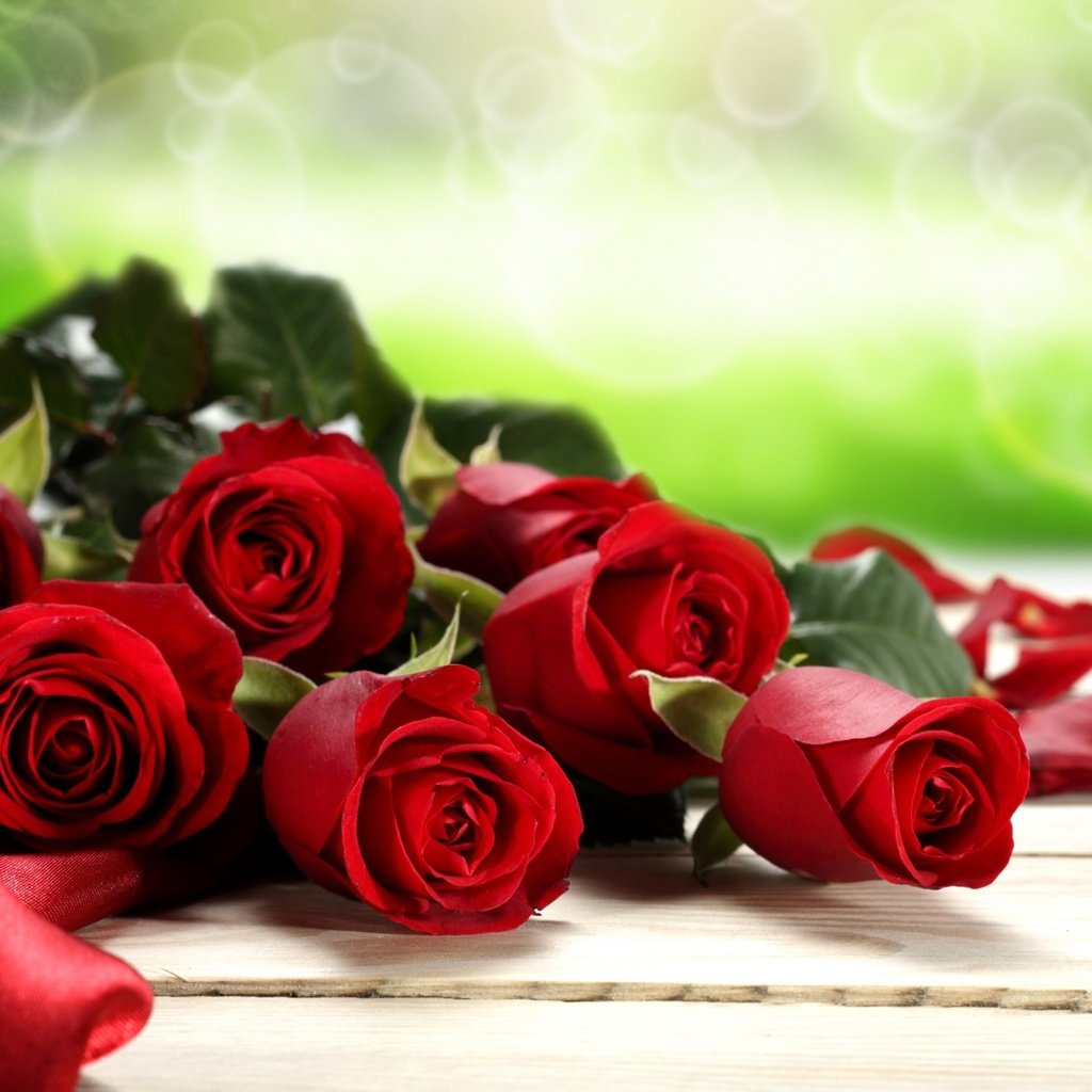 Поздравления мама с красными розами