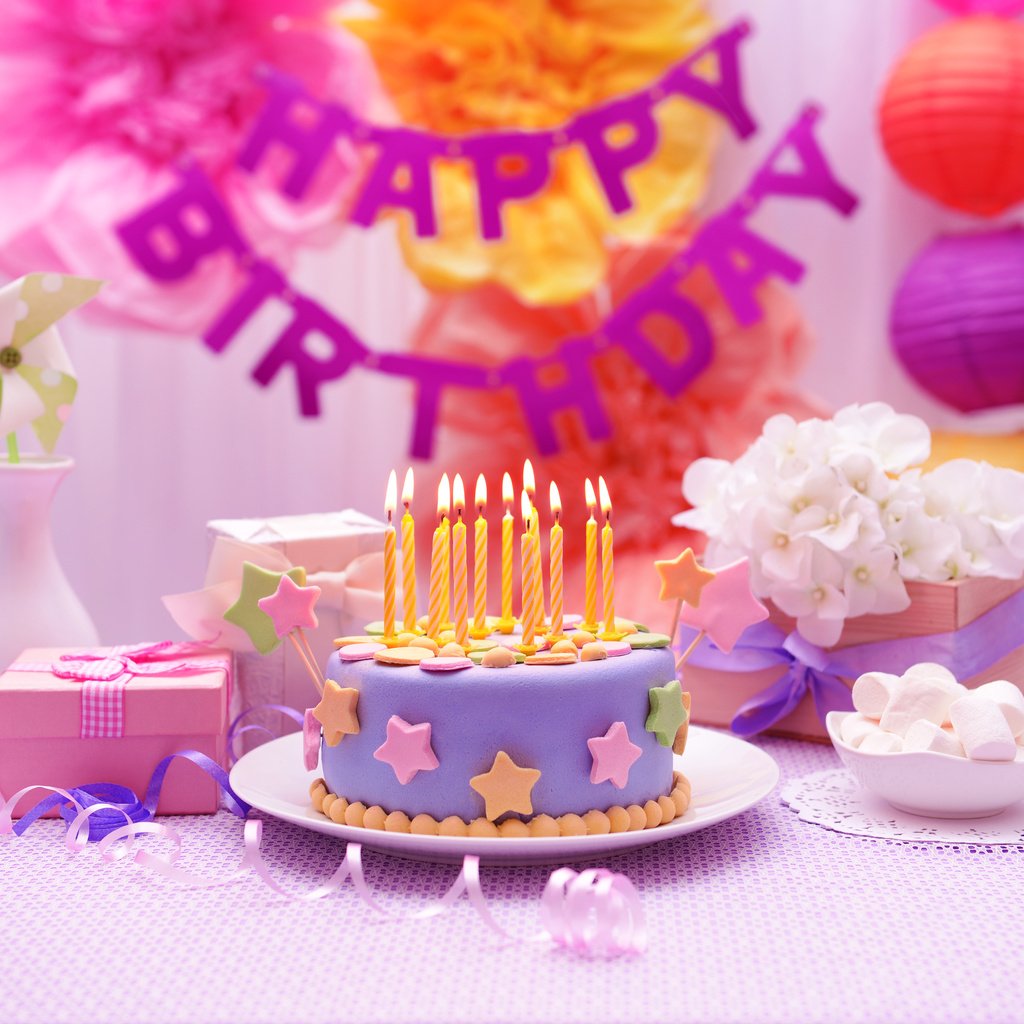 Обои свечи, день рождения, торт, кулич, декорация, день рождение, сладенько, довольная, candles, birthday, cake, decoration, sweet, happy разрешение 5038x3587 Загрузить