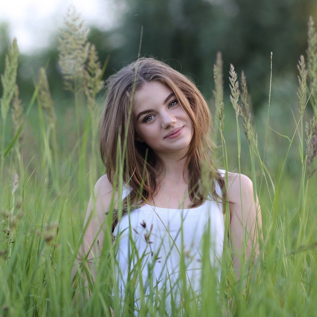 Обои природа, улыбка, портрет, девочка, зеленые глаза, nature, smile, portrait, girl, green eyes разрешение 2048x1366 Загрузить