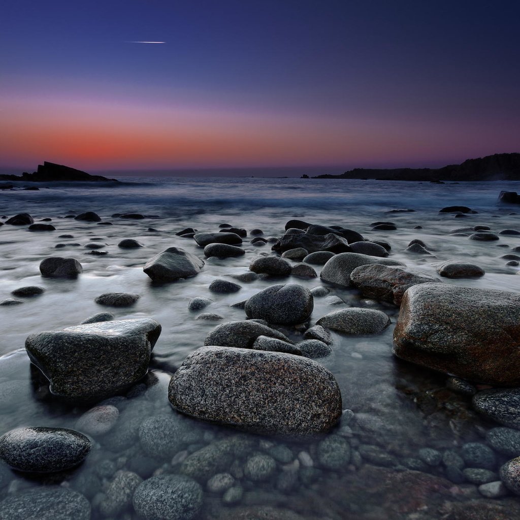 Обои камни, берег, море, рассвет, сумерки, stones, shore, sea, dawn, twilight разрешение 2048x1365 Загрузить