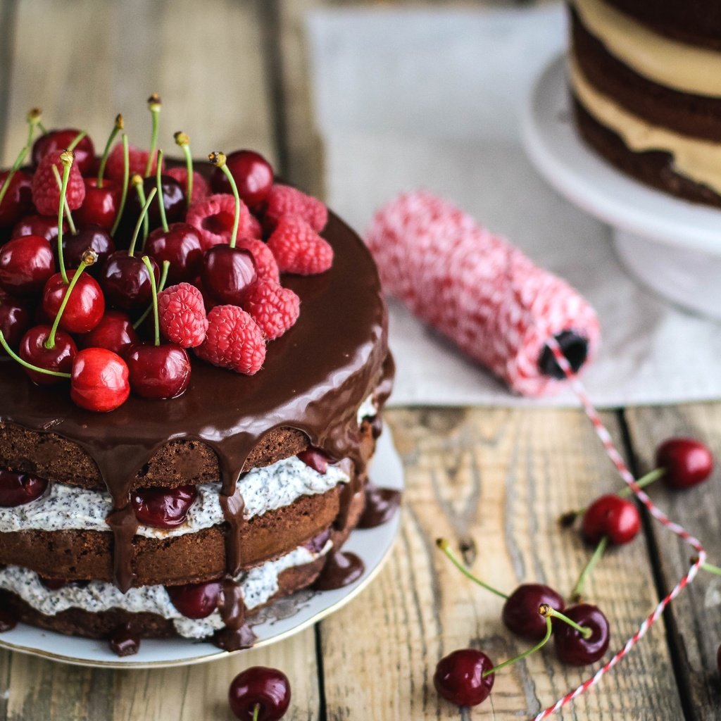 Обои малина, ягоды, вишня, торт, шоколадный, крем, raspberry, berries, cherry, cake, chocolate, cream разрешение 3000x2000 Загрузить