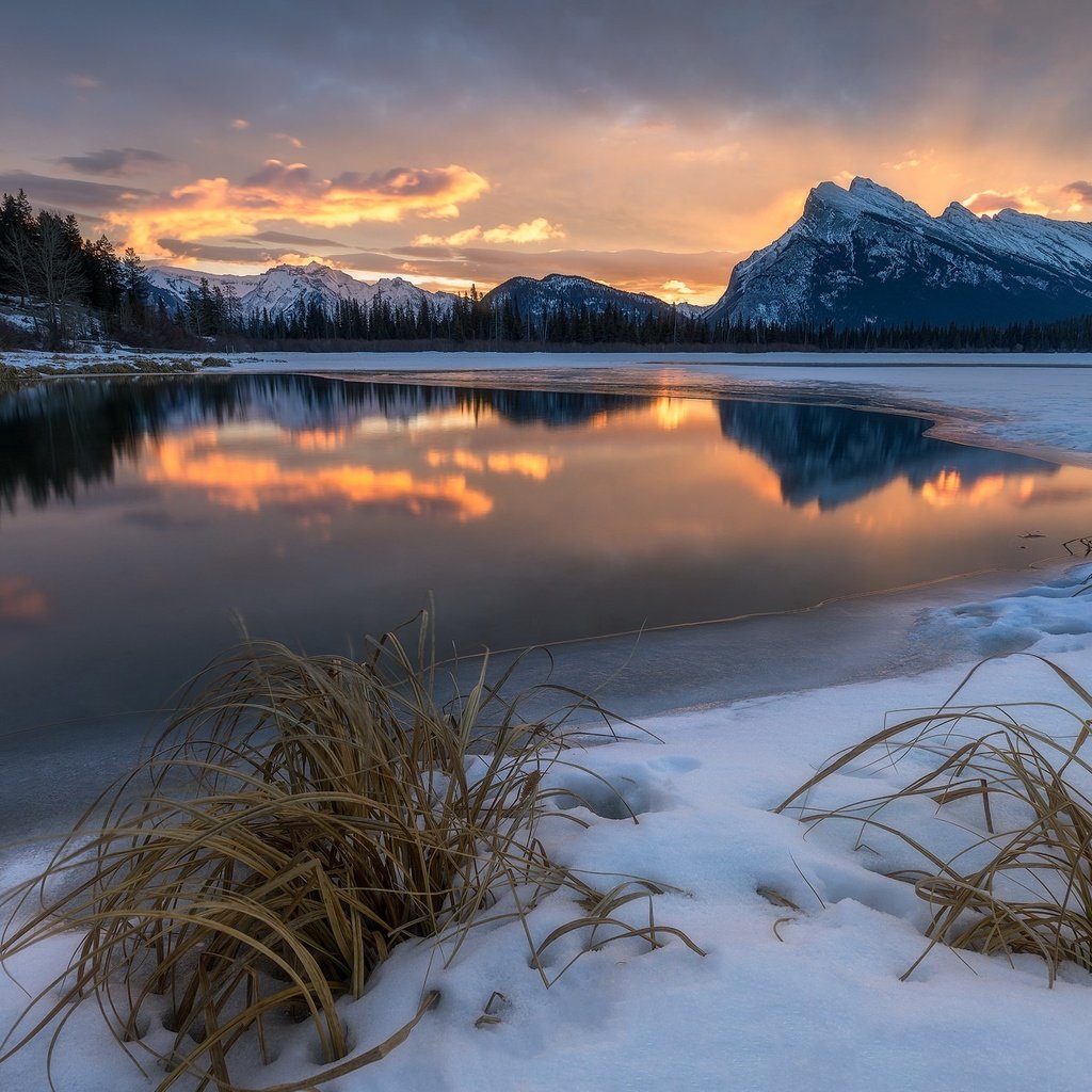 Обои озеро, горы, закат, зима, отражение, lake, mountains, sunset, winter, reflection разрешение 2048x1285 Загрузить