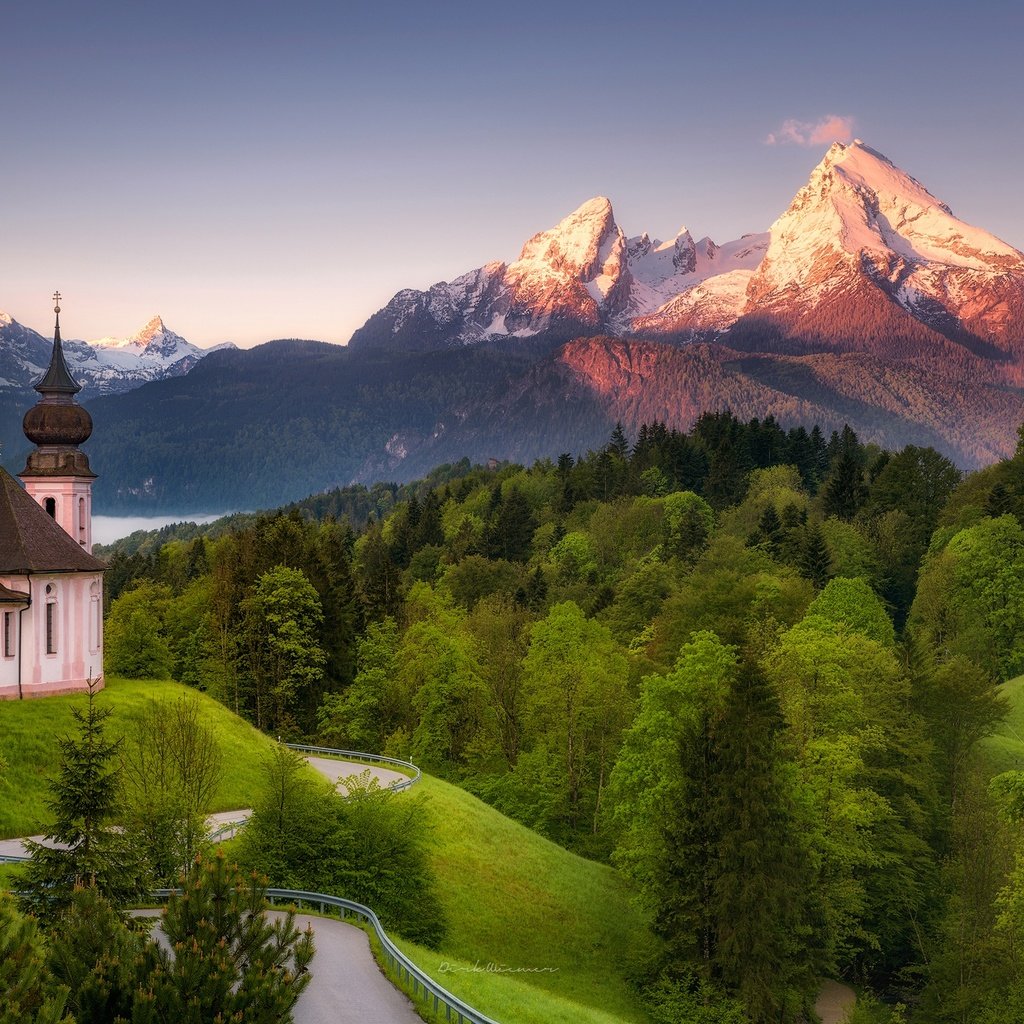 Обои горы, лес, весна, церковь, германия, бавария, mountains, forest, spring, church, germany, bayern разрешение 2048x1367 Загрузить