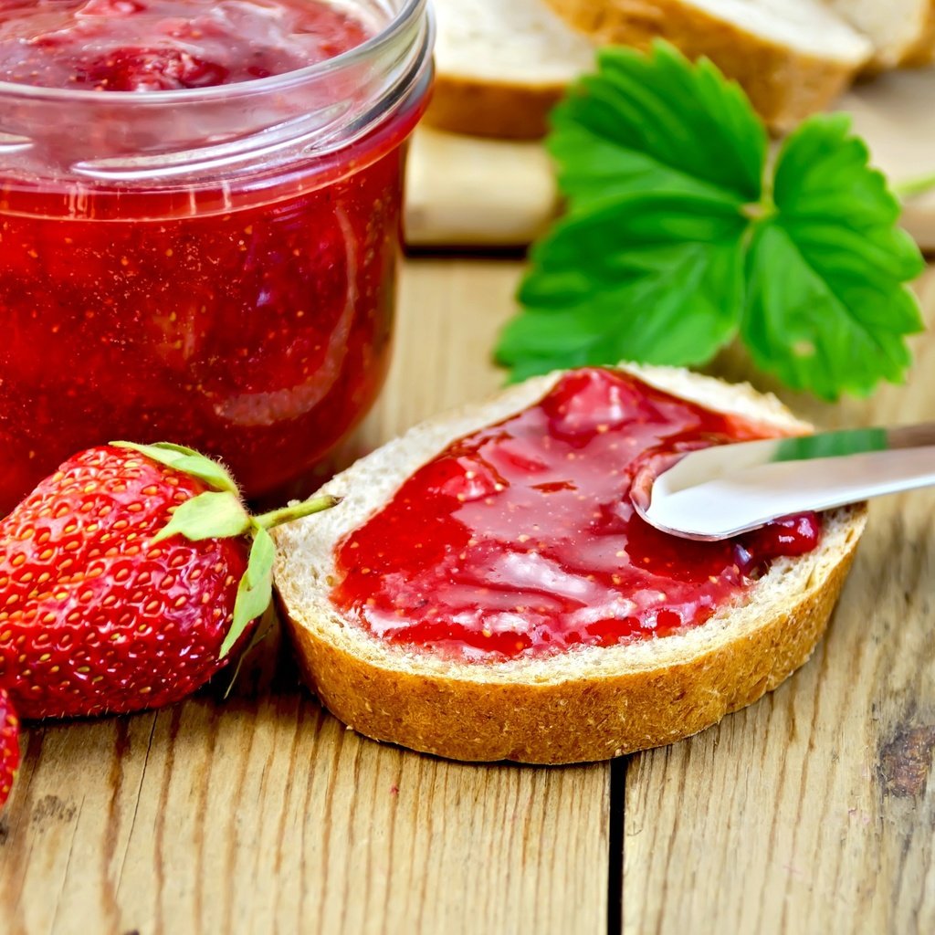 Обои клубника, джем, хлеб, ягоды, strawberry, jam, bread, berries разрешение 2560x1695 Загрузить