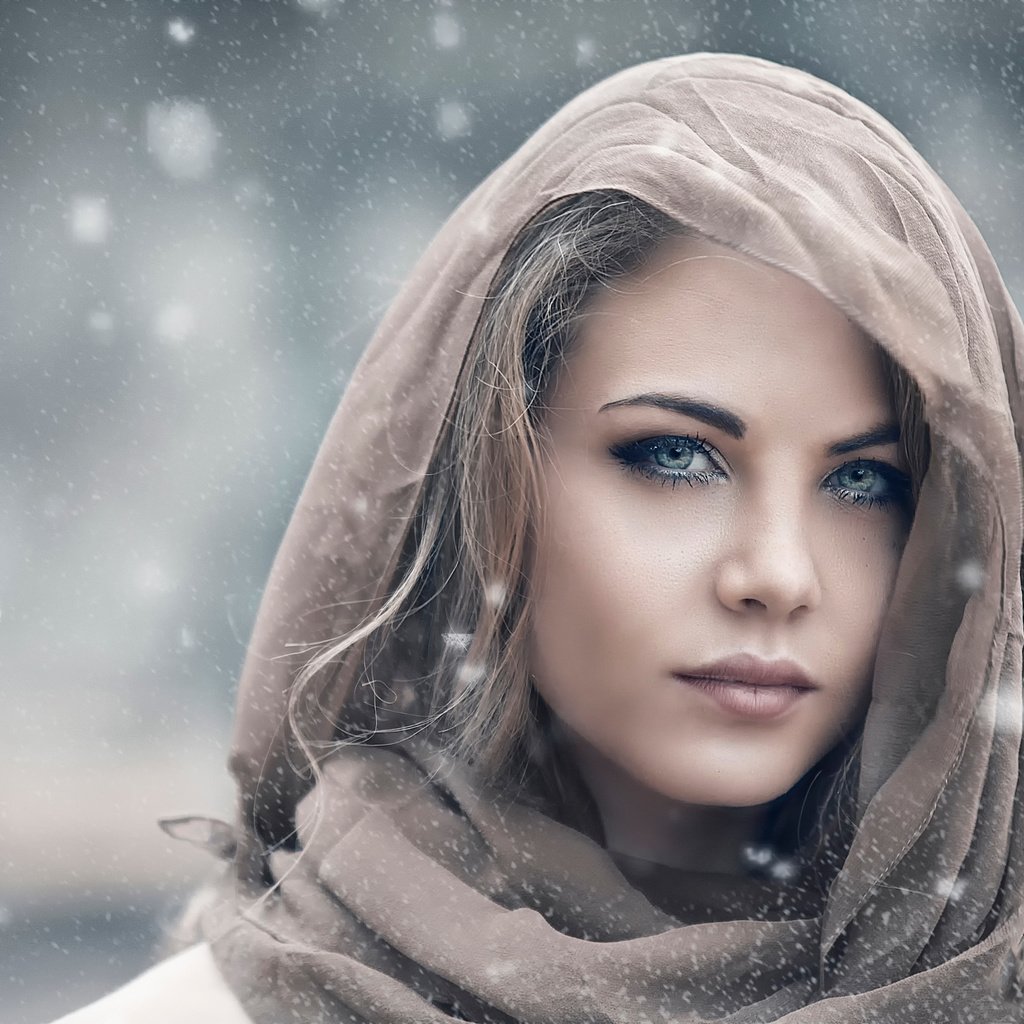 Обои глаза, девушка, портрет, взгляд, волосы, лицо, платок, eyes, girl, portrait, look, hair, face, shawl разрешение 2048x1365 Загрузить