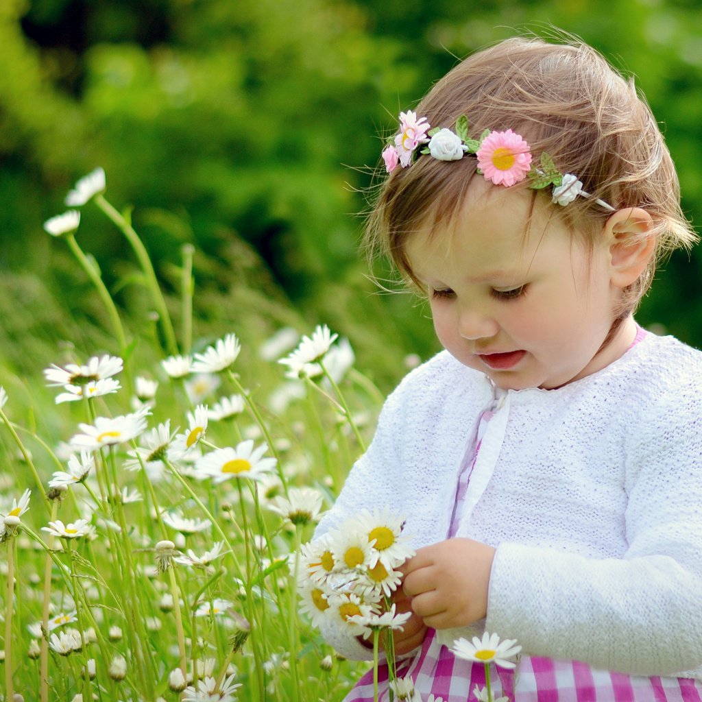 Обои цветы, настроение, дети, девочка, ромашки, flowers, mood, children, girl, chamomile разрешение 2048x1357 Загрузить