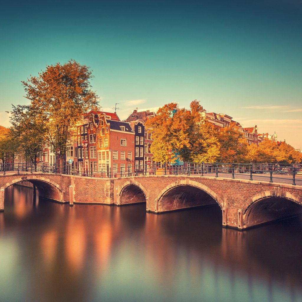 Обои река, мост, здания, нидерланды, амстердам, river, bridge, building, netherlands, amsterdam разрешение 2048x1152 Загрузить