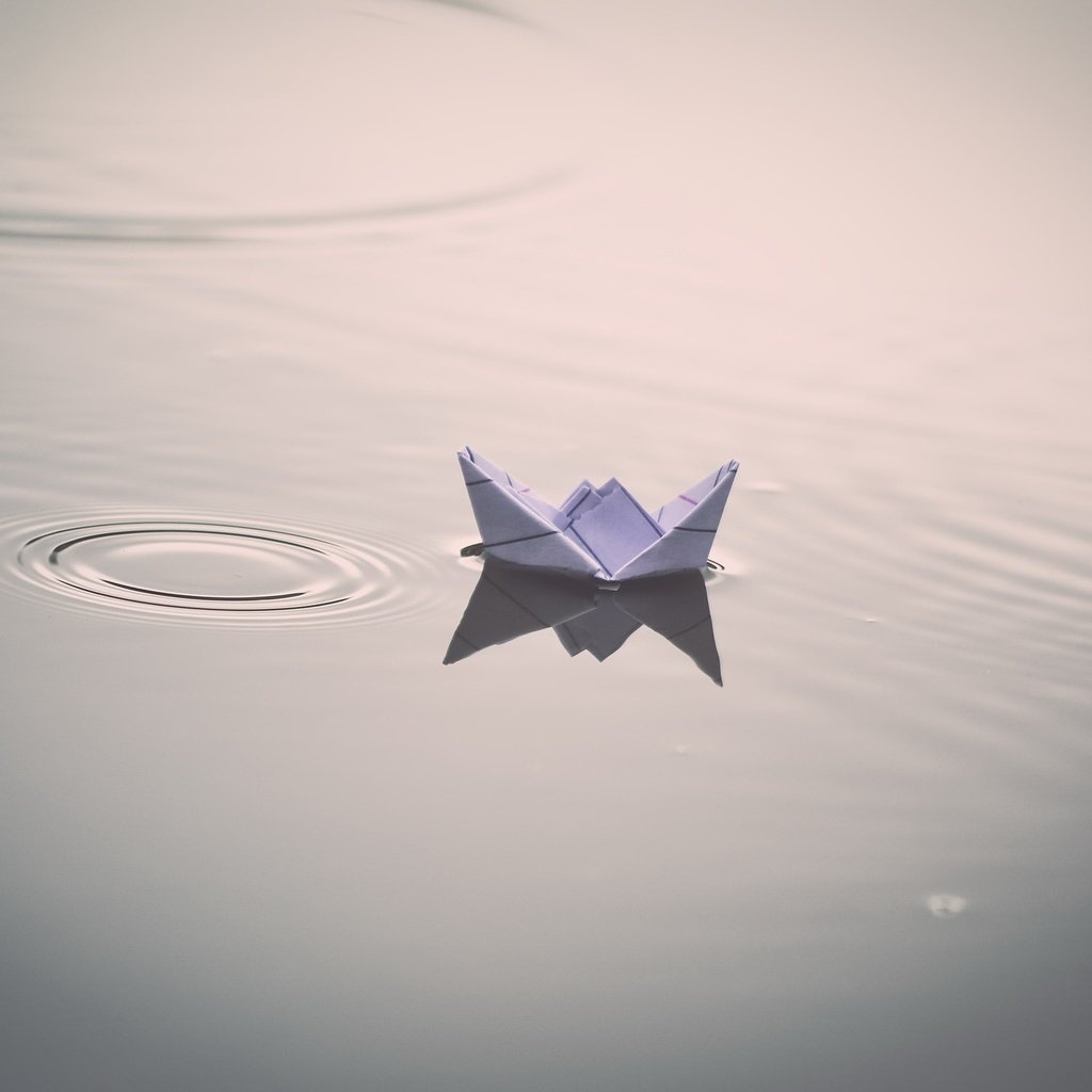 Обои вода, фон, корабль, кораблик, бумажный, бумажный кораблик, water, background, ship, boat, paper, paper boat разрешение 2048x1365 Загрузить