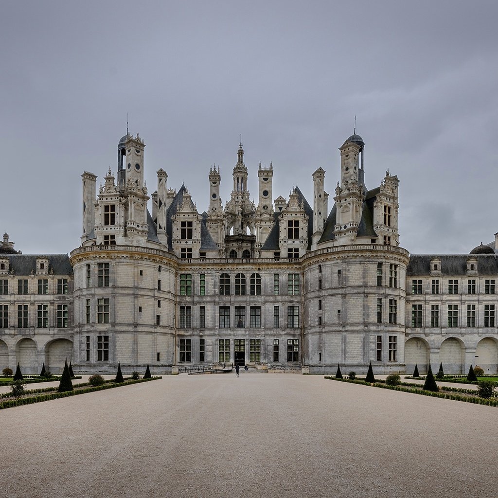 Обои архитектура, франция, замок шамбор, долина луары, architecture, france, chambord castle, the loire valley разрешение 2097x1233 Загрузить