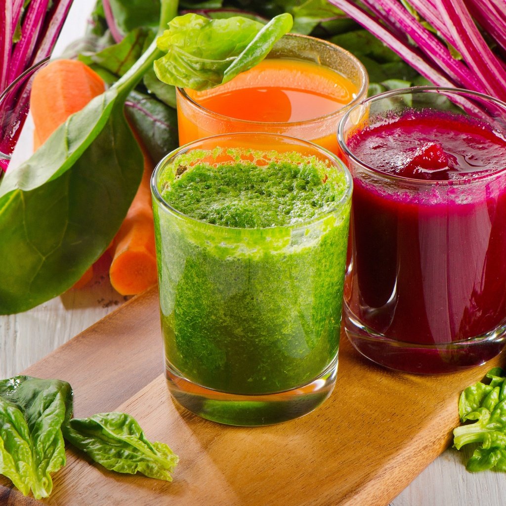 Обои зелень, овощи, стаканы, морковь, сок, смузи, свекла, greens, vegetables, glasses, carrots, juice, smoothies, beets разрешение 2560x2074 Загрузить