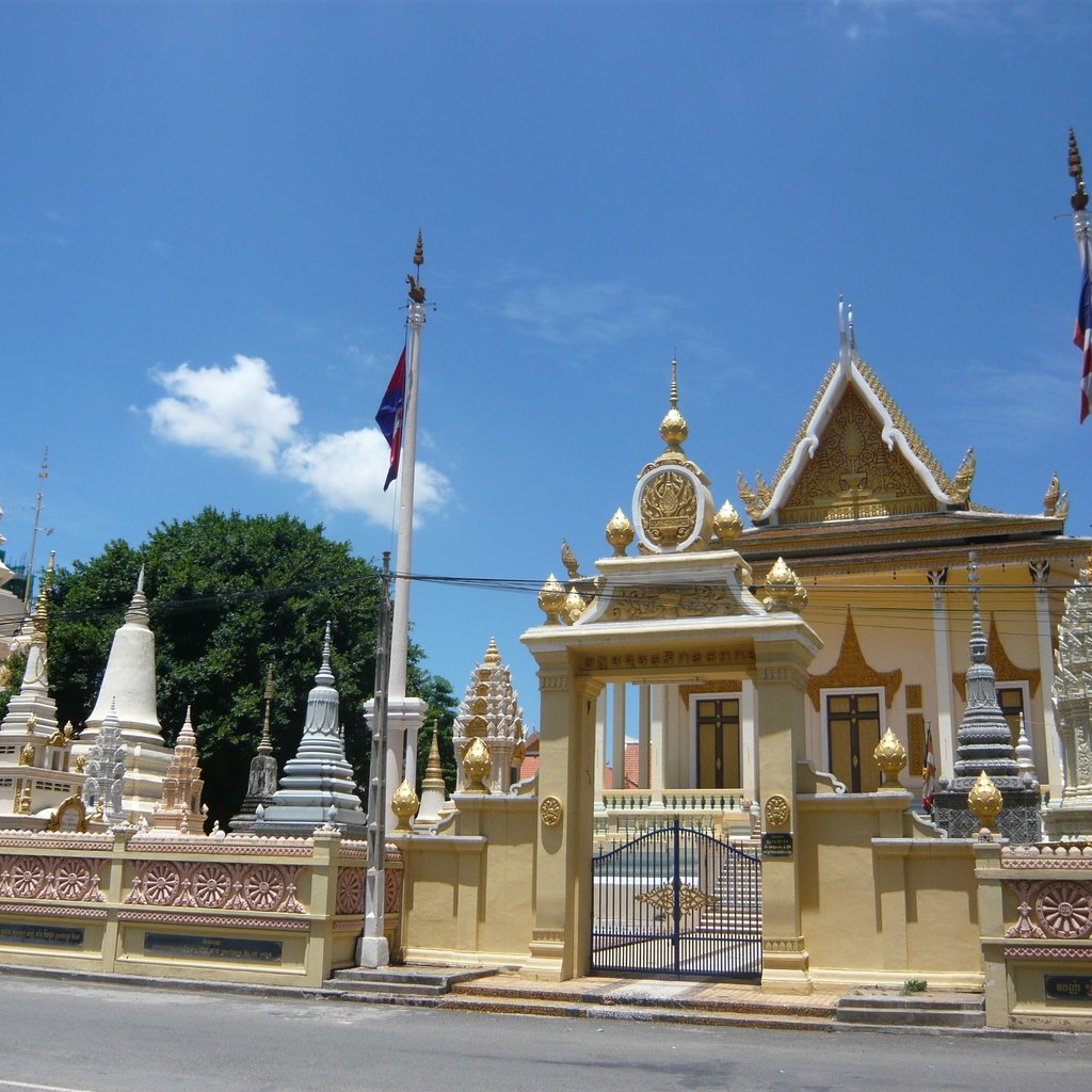 Обои храм, камбоджа, храм цветущего лотоса, temple, cambodia, the temple of the blooming lotus разрешение 3264x2448 Загрузить