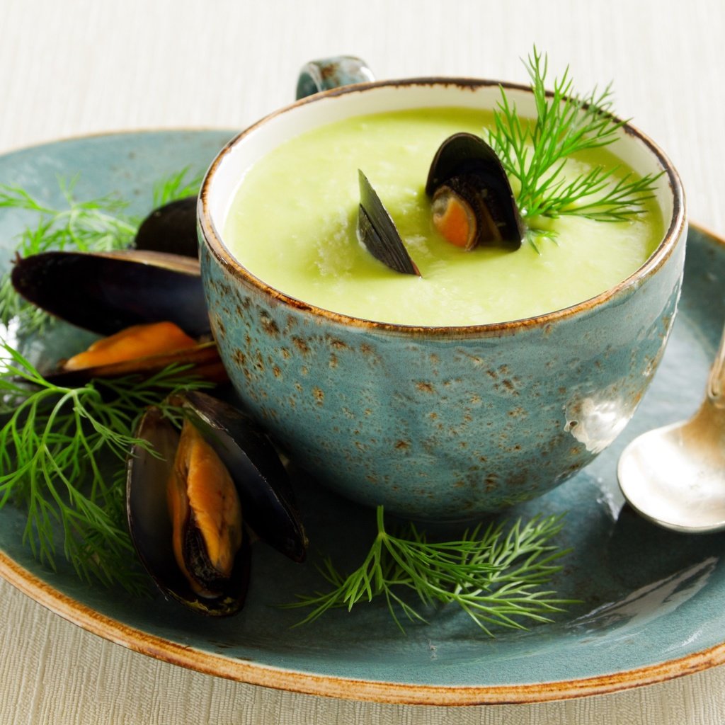 Обои укроп, ложка, морепродукты, мидии, суп, dill, spoon, seafood, mussels, soup разрешение 2560x1707 Загрузить