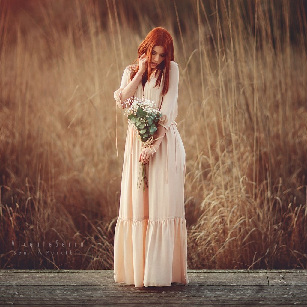 Обои цветы, природа, девушка, платье, букет, рыжеволосая, flowers, nature, girl, dress, bouquet, redhead разрешение 1920x1200 Загрузить