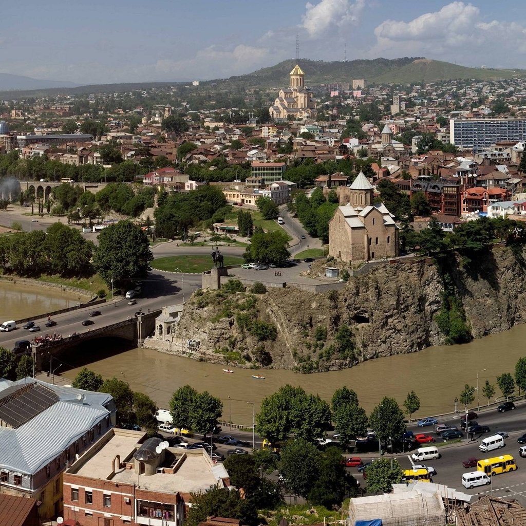 Обои река, панорама, город, грузия, тбилиси, городской пейзаж, river, panorama, the city, georgia, tbilisi, the urban landscape разрешение 3440x1440 Загрузить