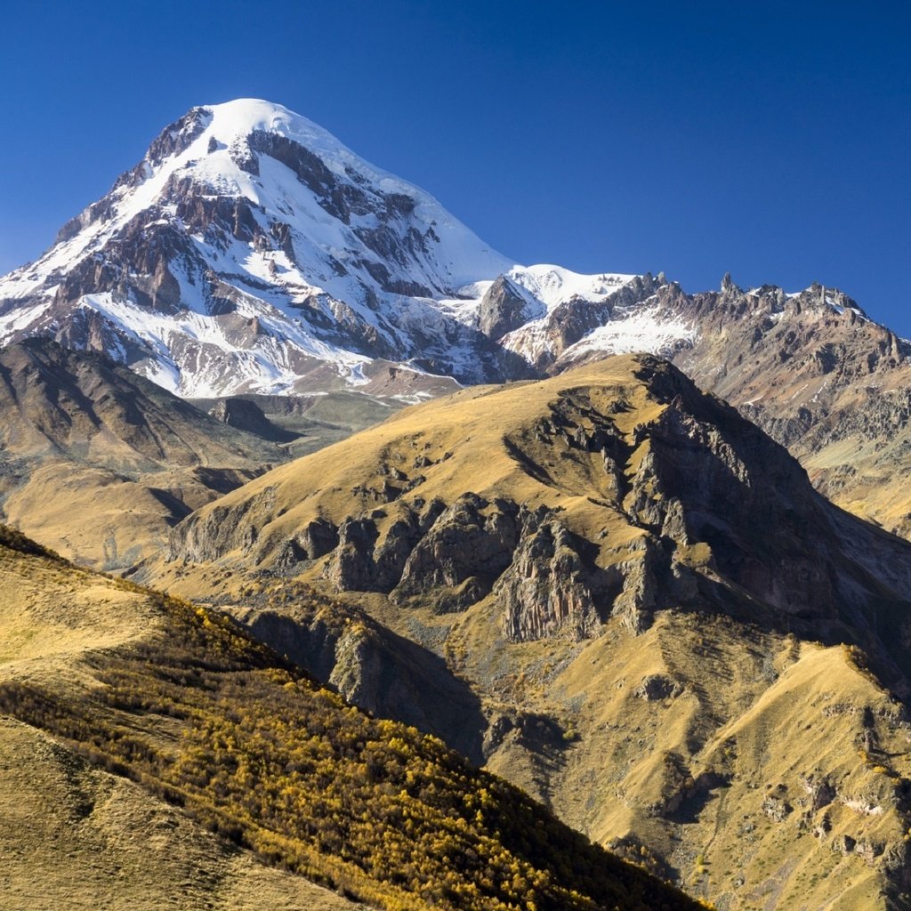 Обои горы, грузия, кавказ, казбек, гергети, alex tsarfin, mountains, georgia, the caucasus, kazbek, gergeti разрешение 1920x1281 Загрузить