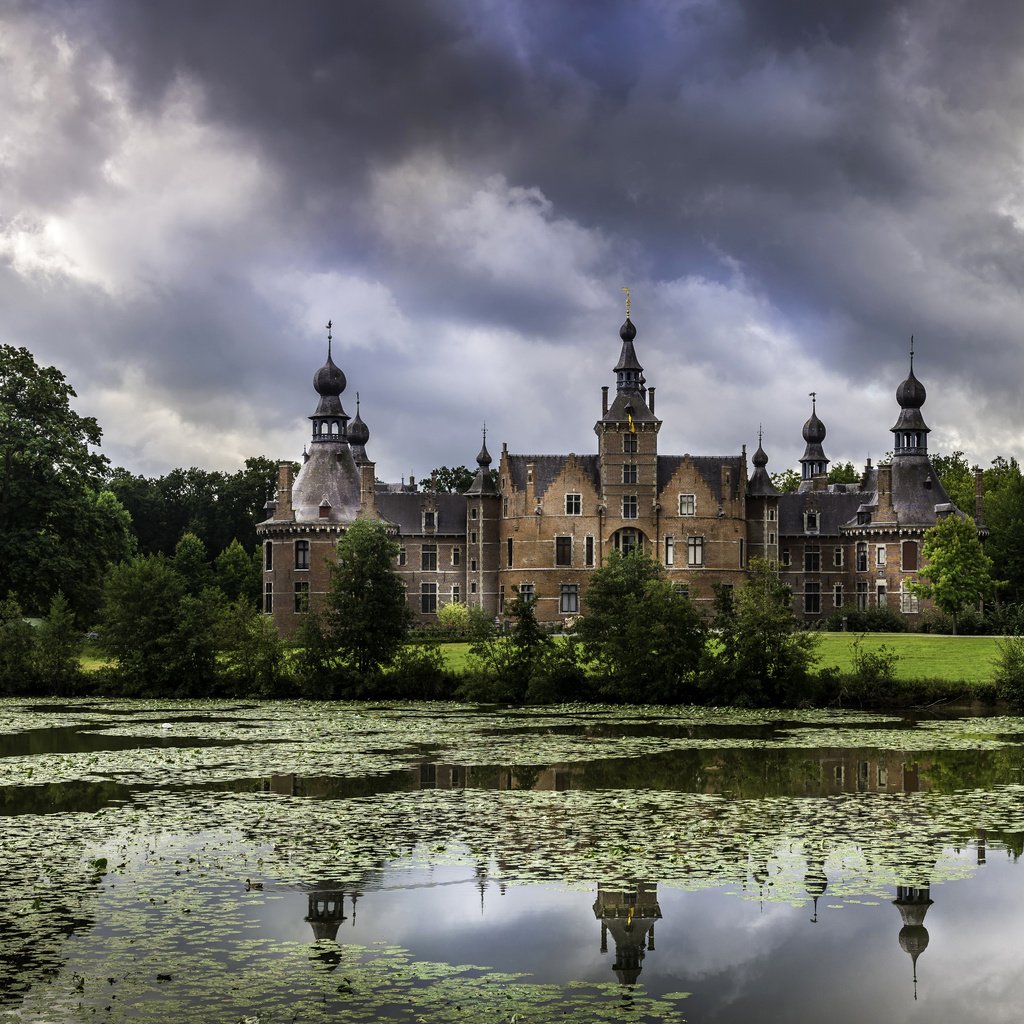 Обои облака, деревья, природа, замок, пруд, дворец, бельгия, ooidonk, clouds, trees, nature, castle, pond, palace, belgium разрешение 5195x3000 Загрузить